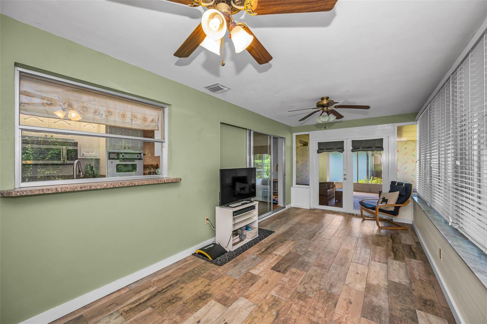 1368 WILLIAMS DR, CLEARWATER, FL — photo 7