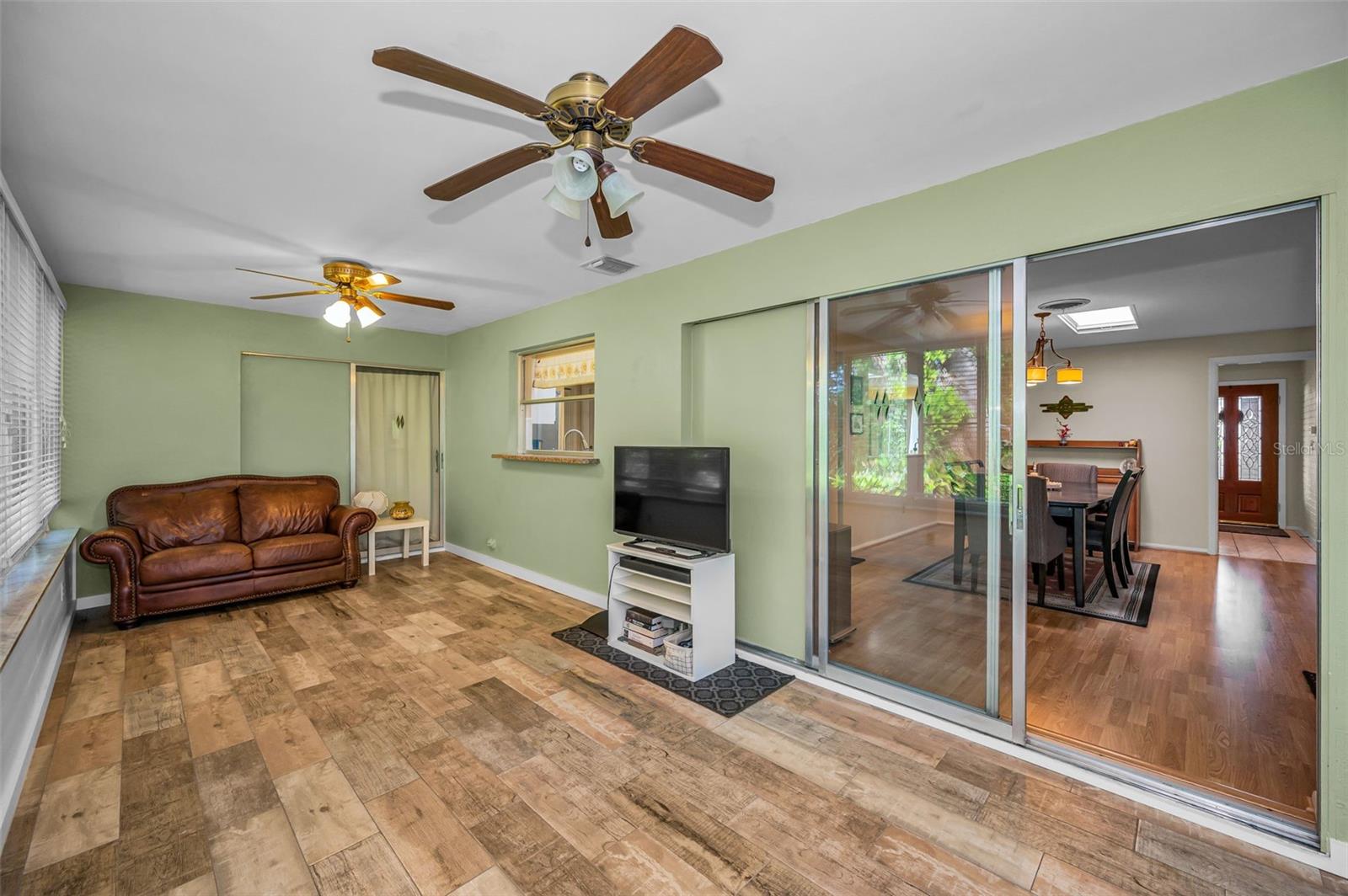 1368 WILLIAMS DR, CLEARWATER, FL — photo 17