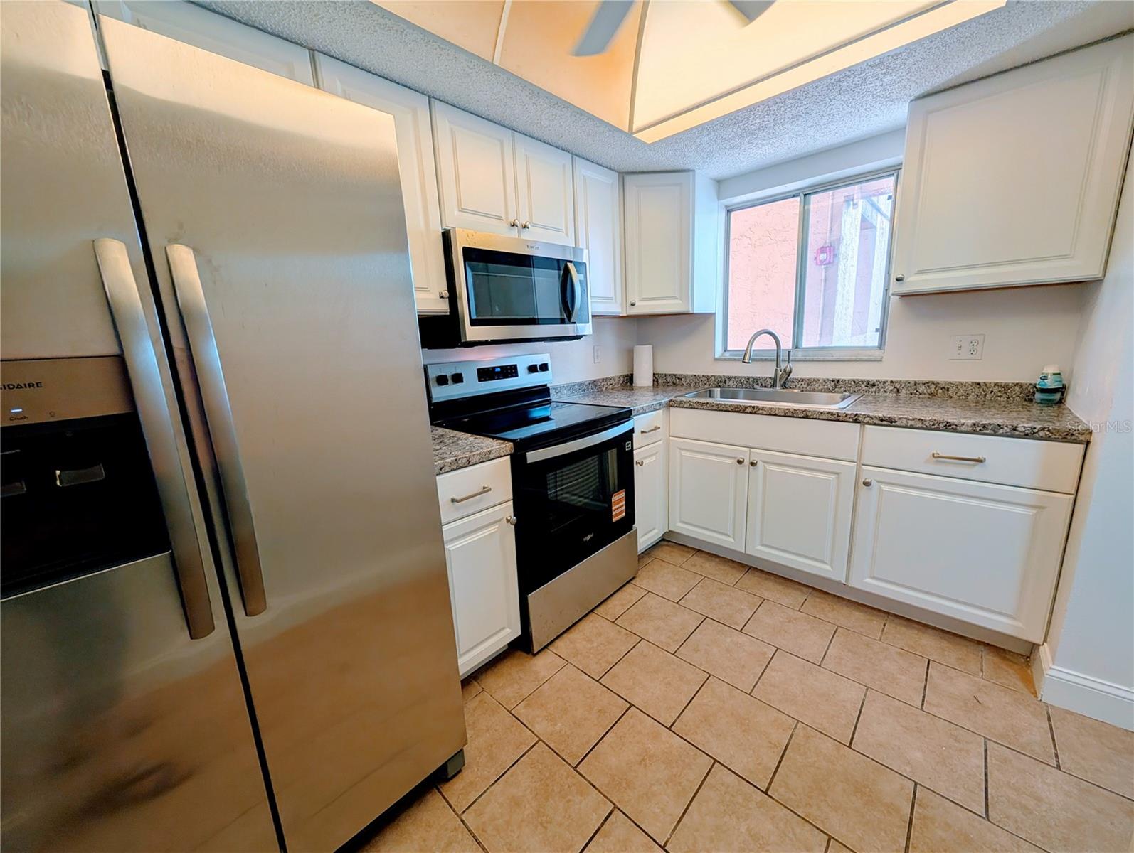 4127 HERON WAY #E-111, BRADENTON, FL — photo 6