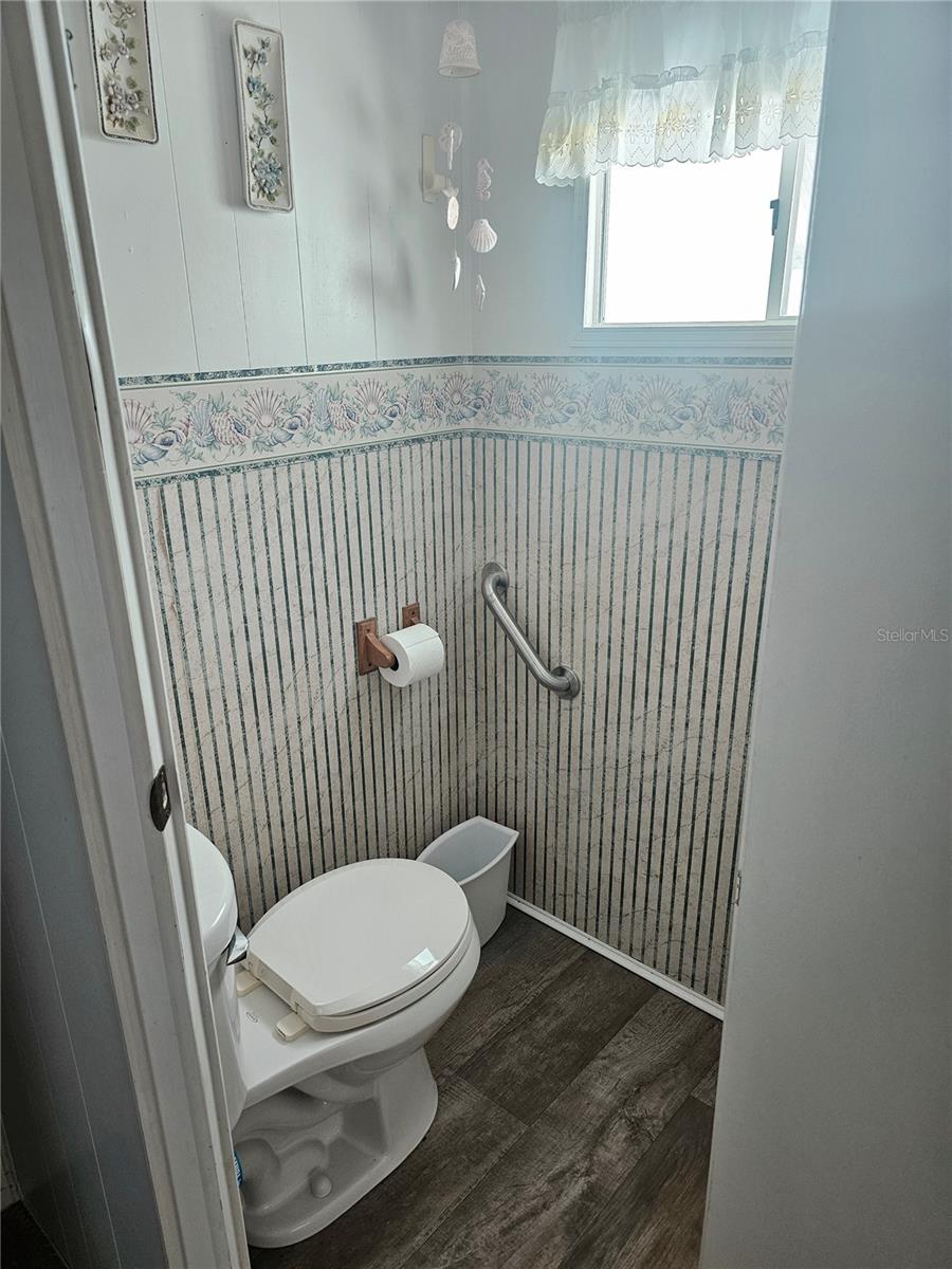 110 ROMA RD, VENICE, FL — photo 14