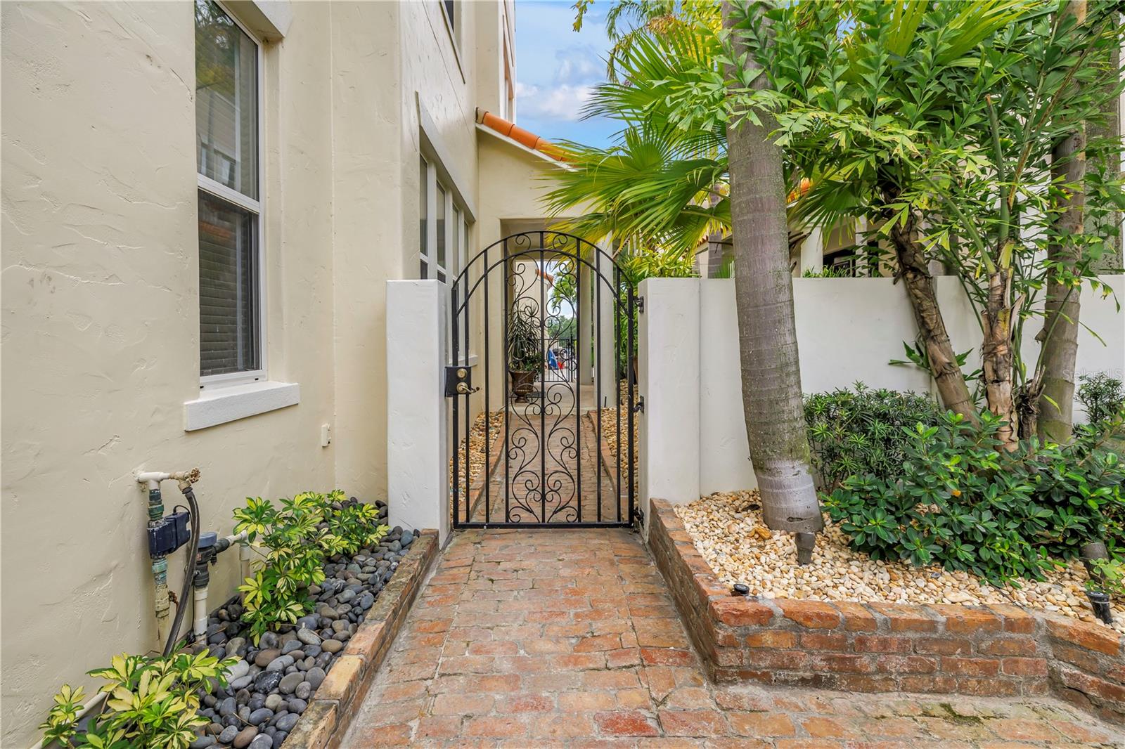 1133 ABBEYS WAY, TAMPA, FL — photo 89