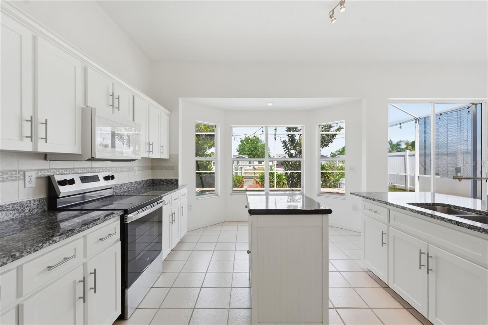 10621 HATTERAS DR, TAMPA, FL — photo 17