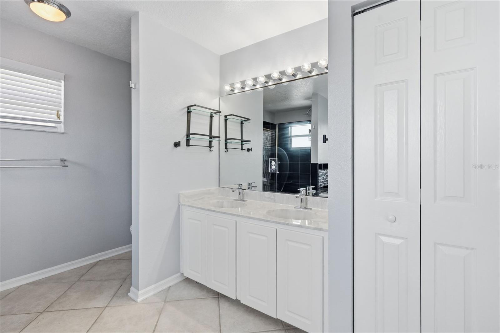 10621 HATTERAS DR, TAMPA, FL — photo 33