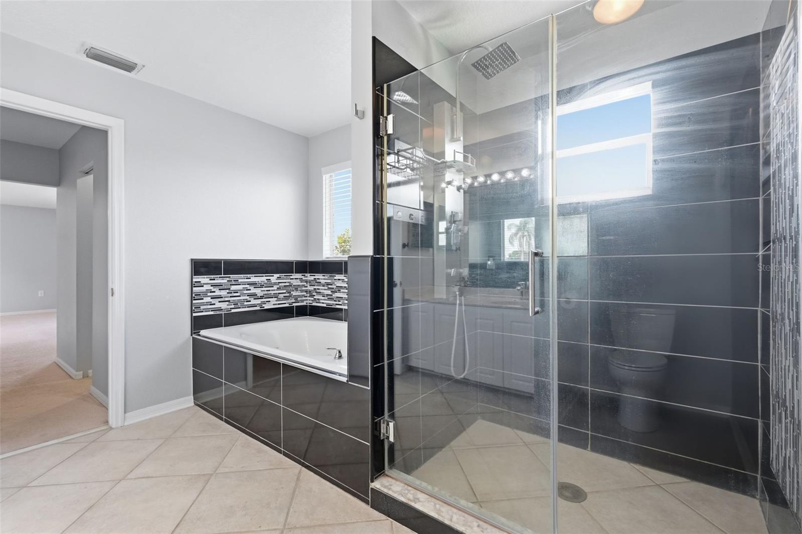 10621 HATTERAS DR, TAMPA, FL — photo 34