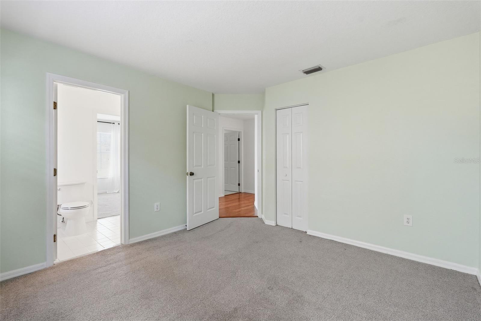 10621 HATTERAS DR, TAMPA, FL — photo 38