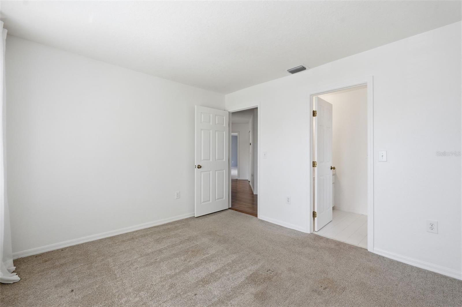 10621 HATTERAS DR, TAMPA, FL — photo 41