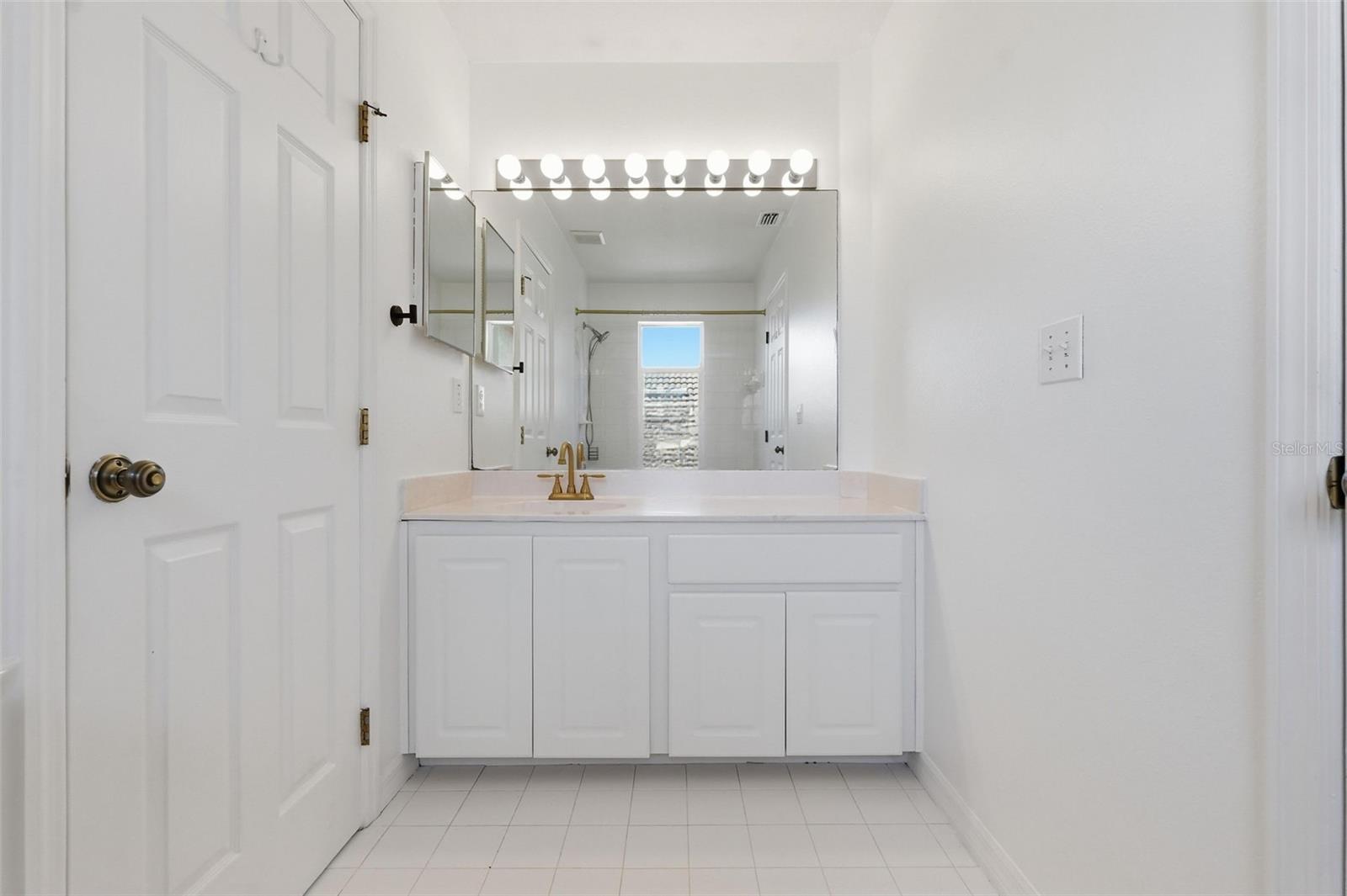 10621 HATTERAS DR, TAMPA, FL — photo 42