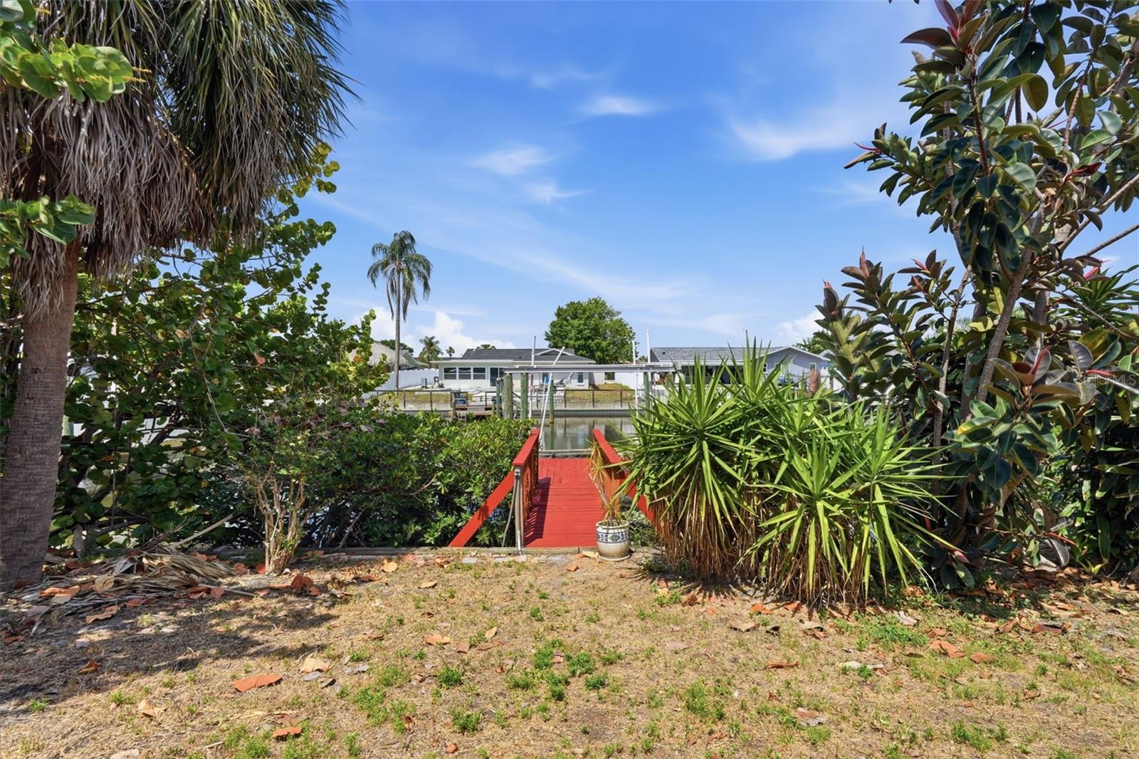 10621 HATTERAS DR, TAMPA, FL — photo 47