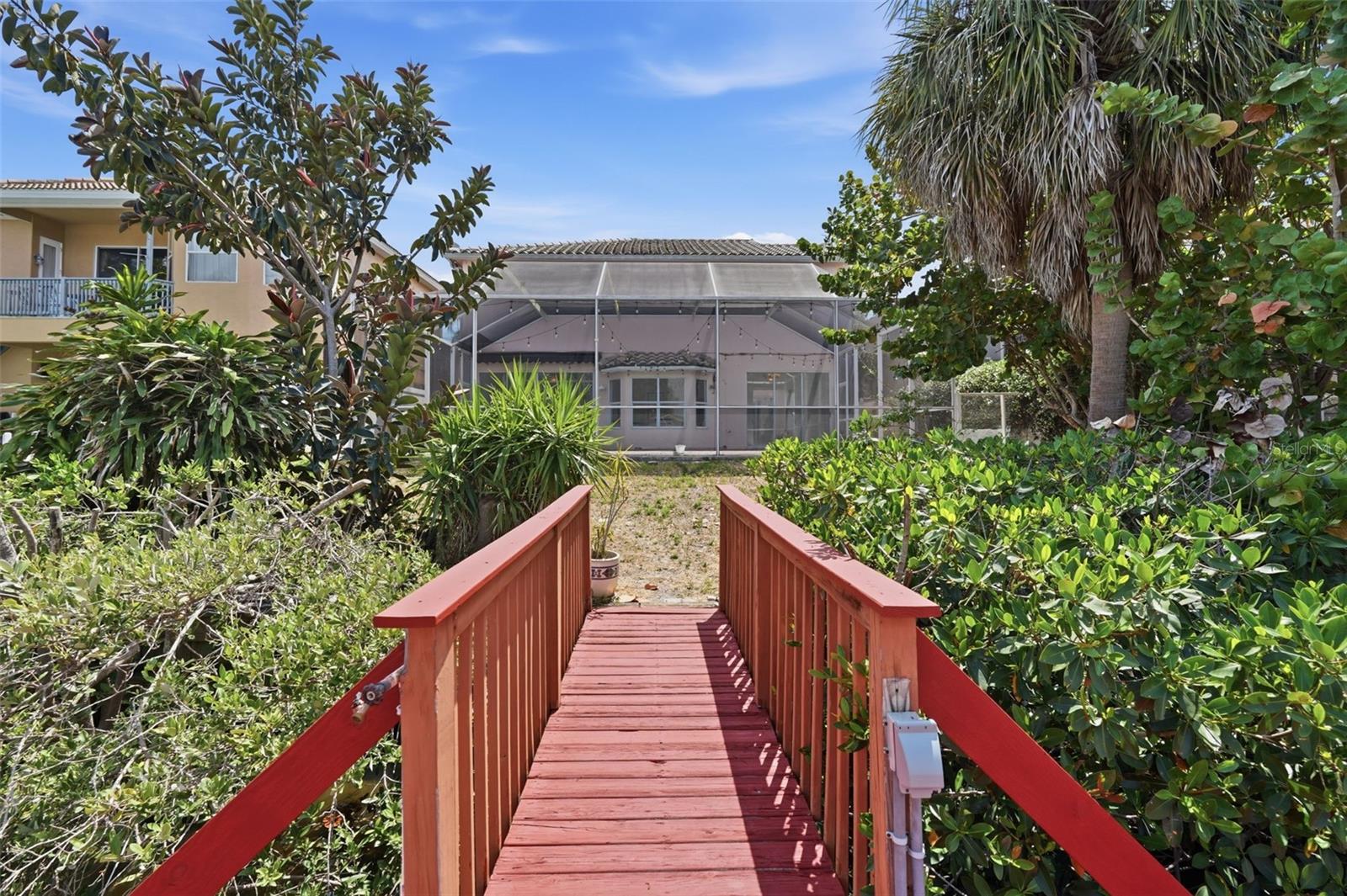 10621 HATTERAS DR, TAMPA, FL — photo 49
