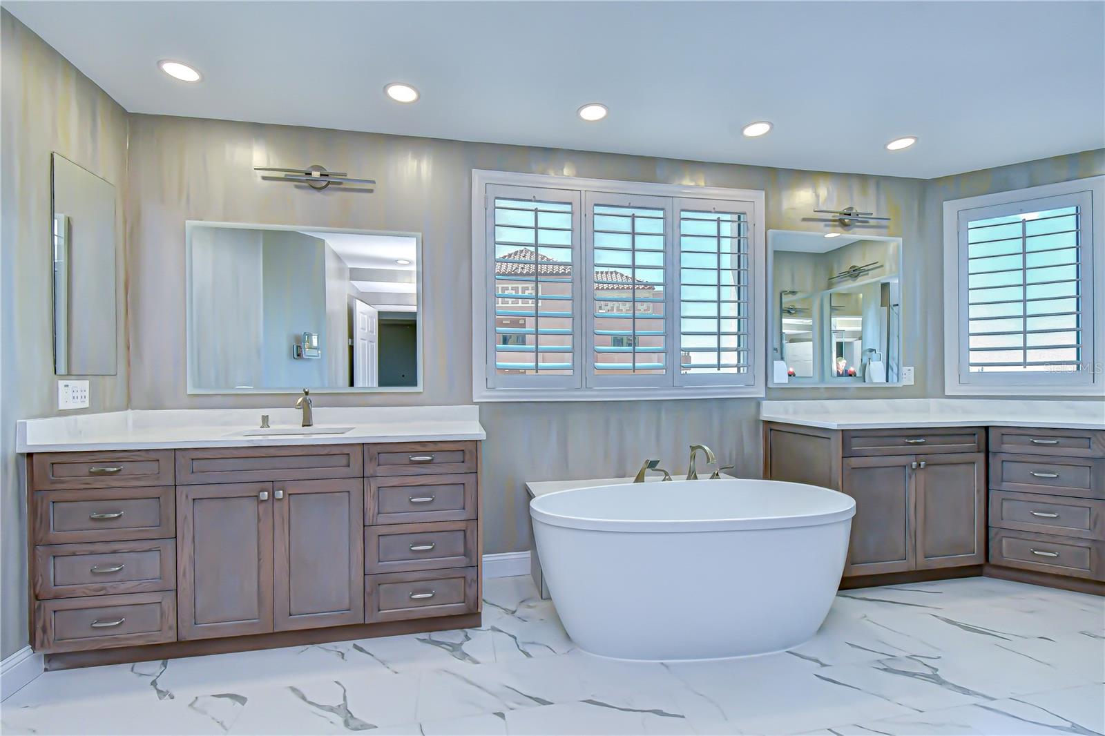 555 5TH AVE NE #711, ST PETERSBURG, FL — photo 27