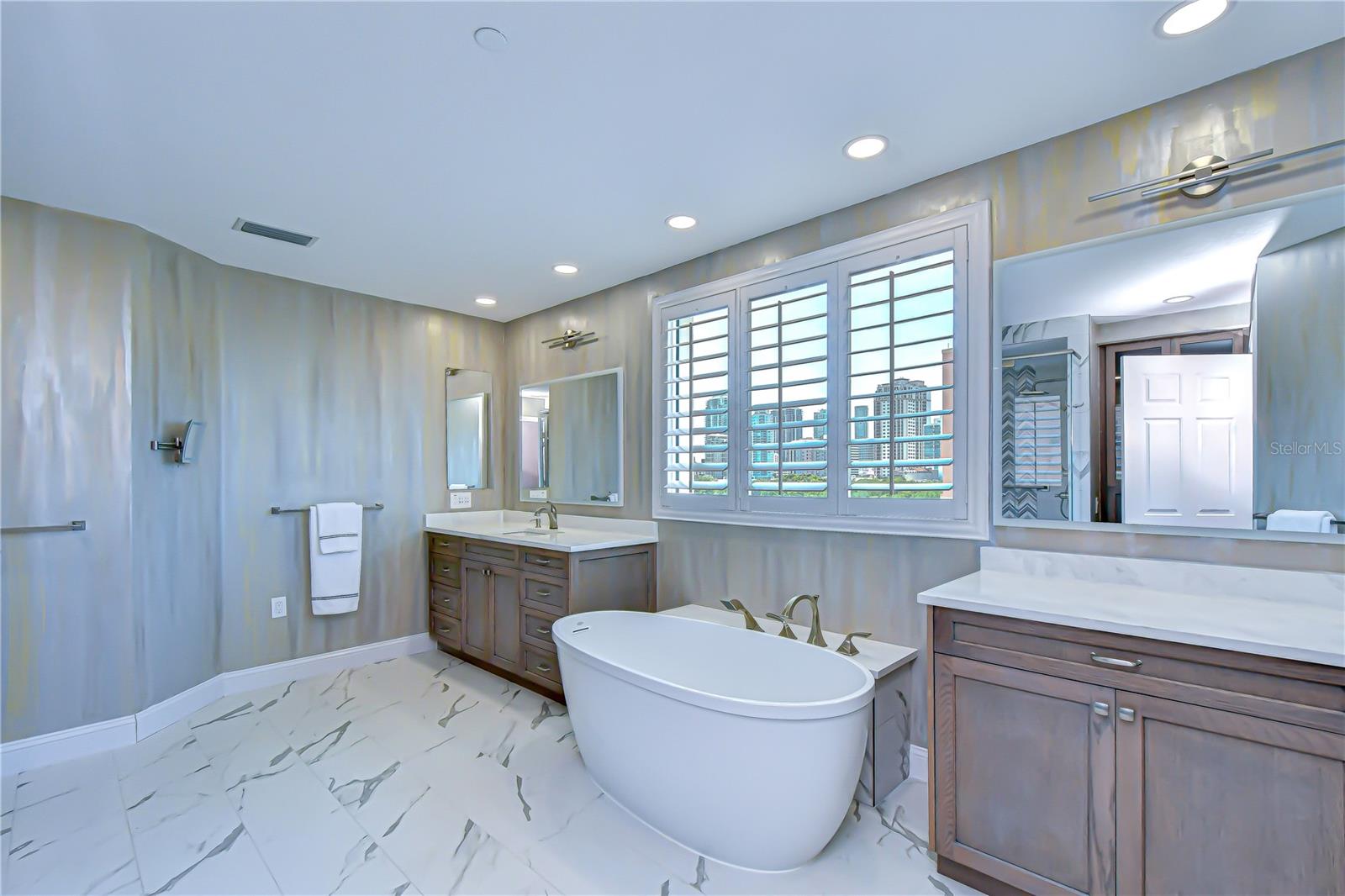 555 5TH AVE NE #711, ST PETERSBURG, FL — photo 29