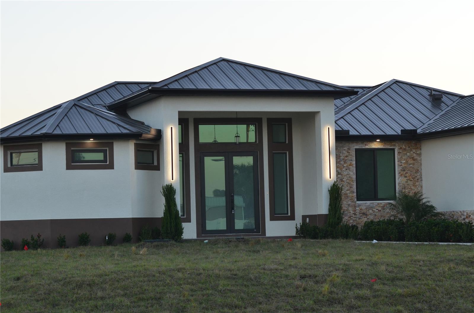 2416 DIPLOMAT PKWY W, CAPE CORAL, FL