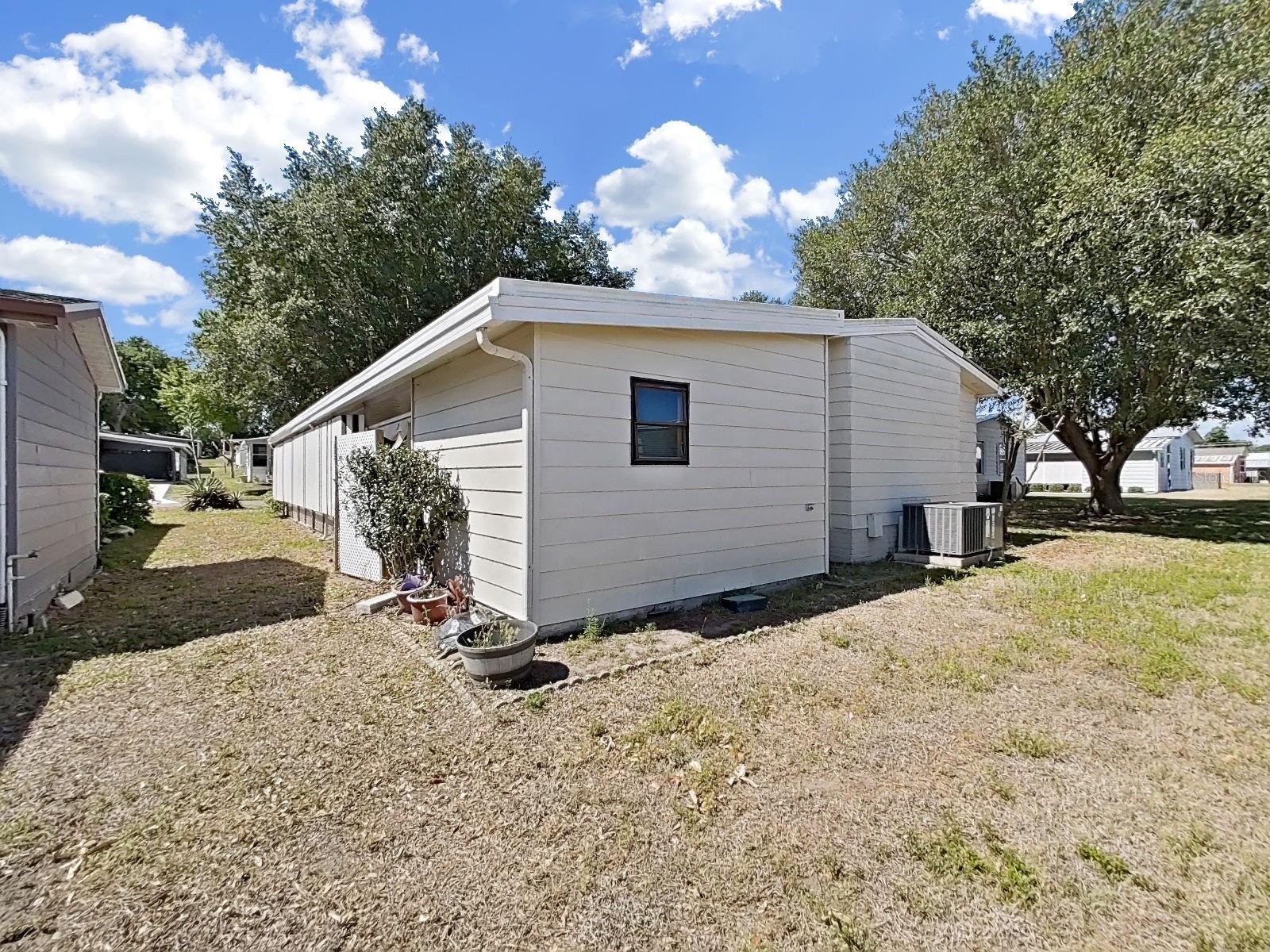 1688 FOXWAY DR, LAKELAND, FL — photo 3