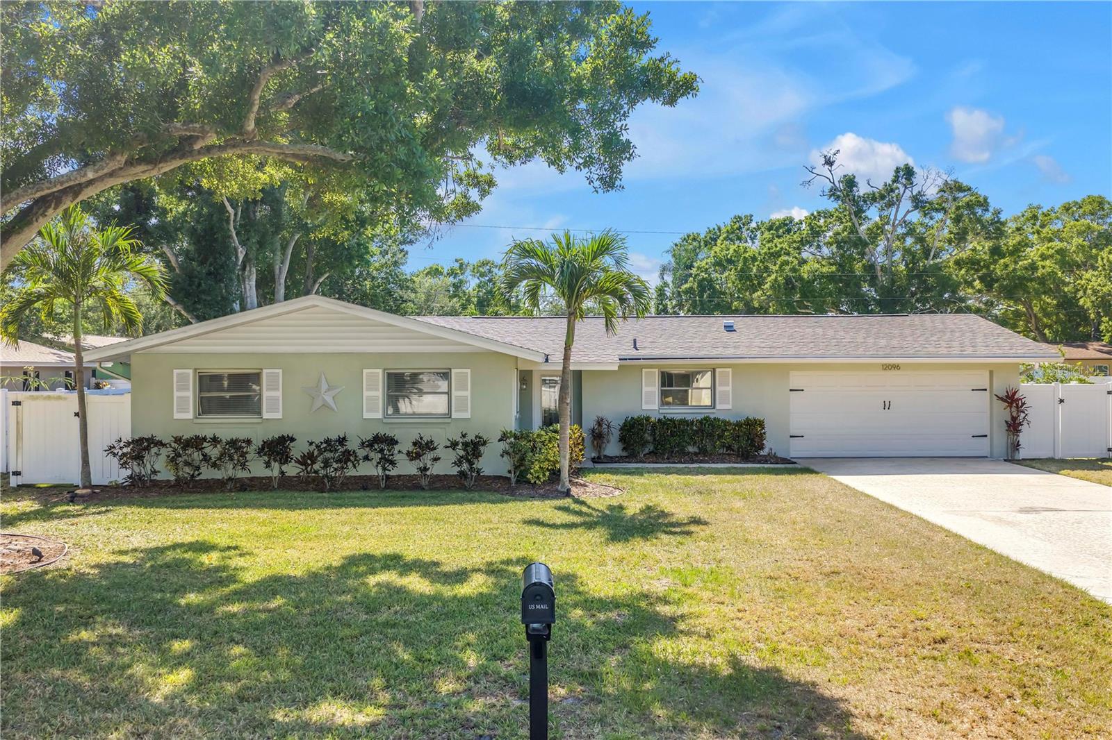 12096 OAK ST, LARGO, FL — photo 46