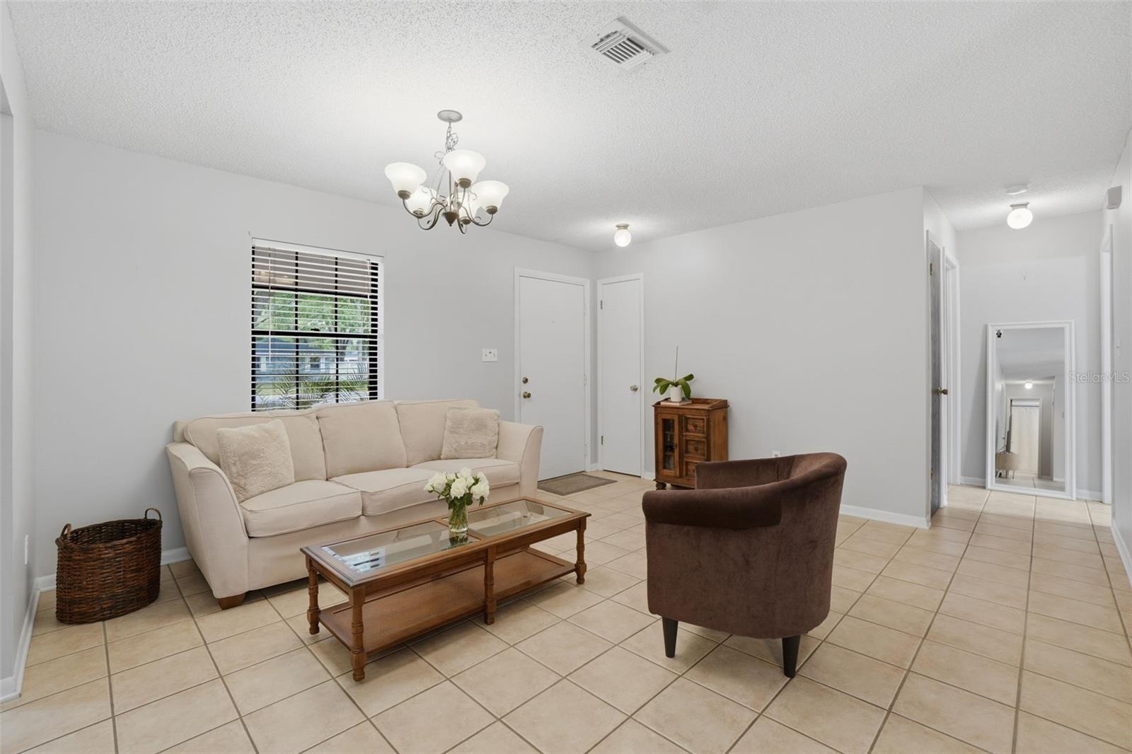 1525 JAGUAR CIR, APOPKA, FL — photo 4
