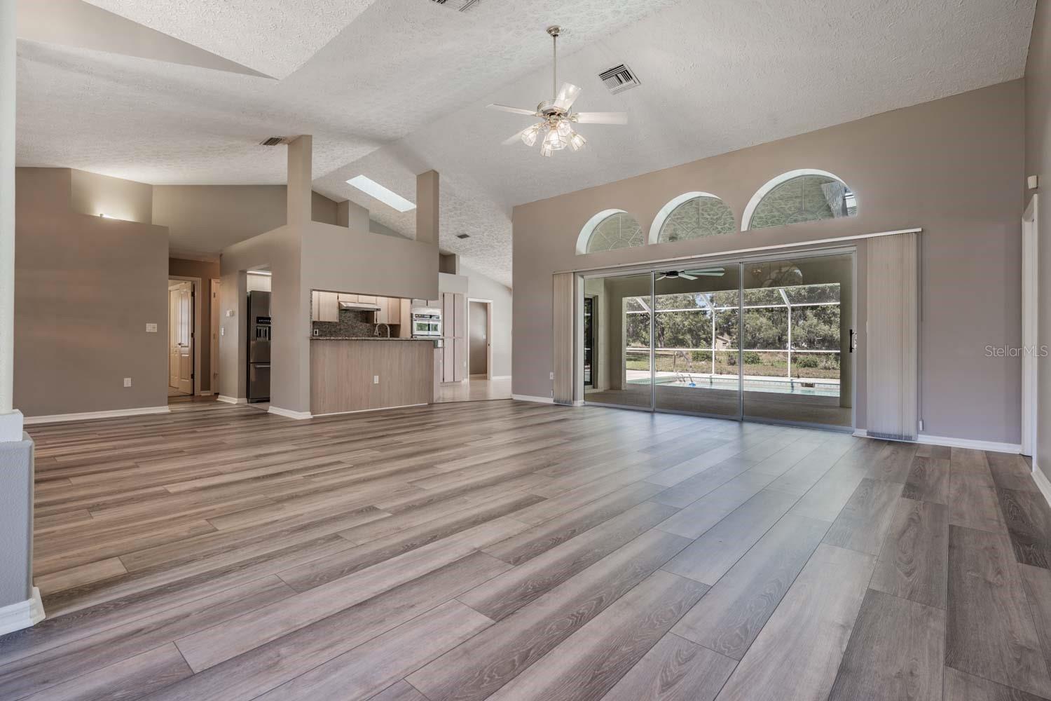 1091 TOURNAMENT DR, SPRING HILL, FL — photo 10