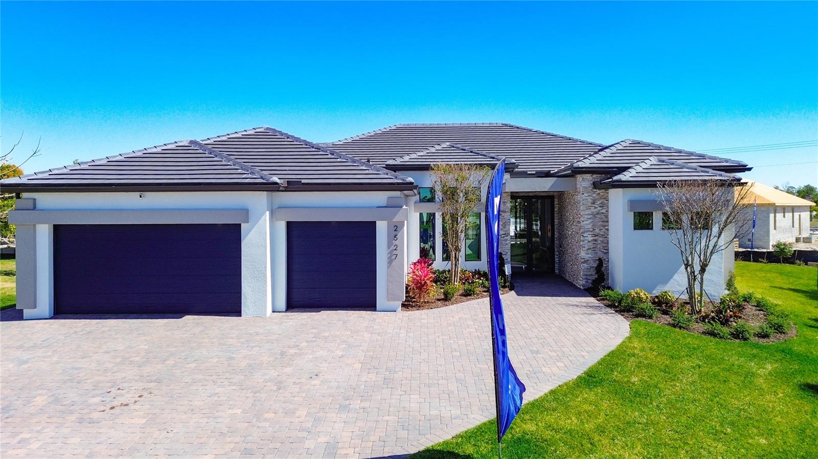2527 GLEASON PKWY, CAPE CORAL, FL