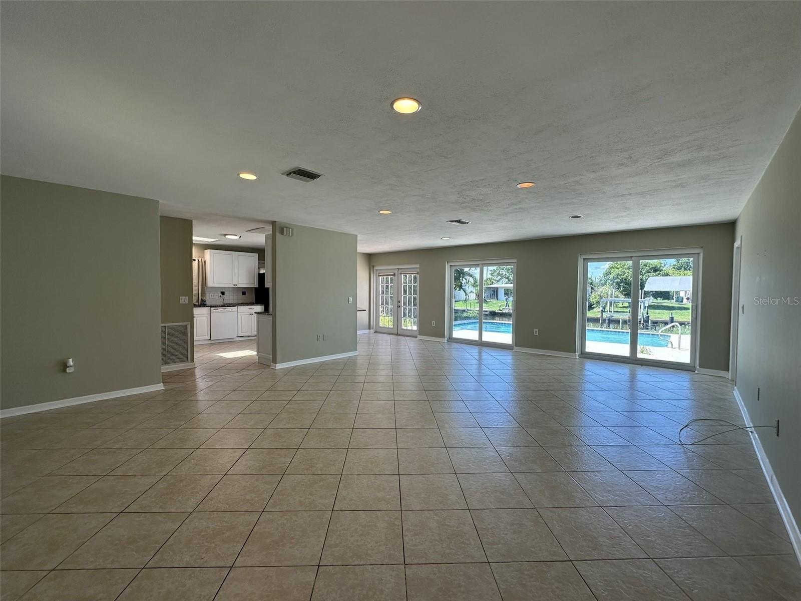 835 CONREID DR NE, PORT CHARLOTTE, FL — photo 5