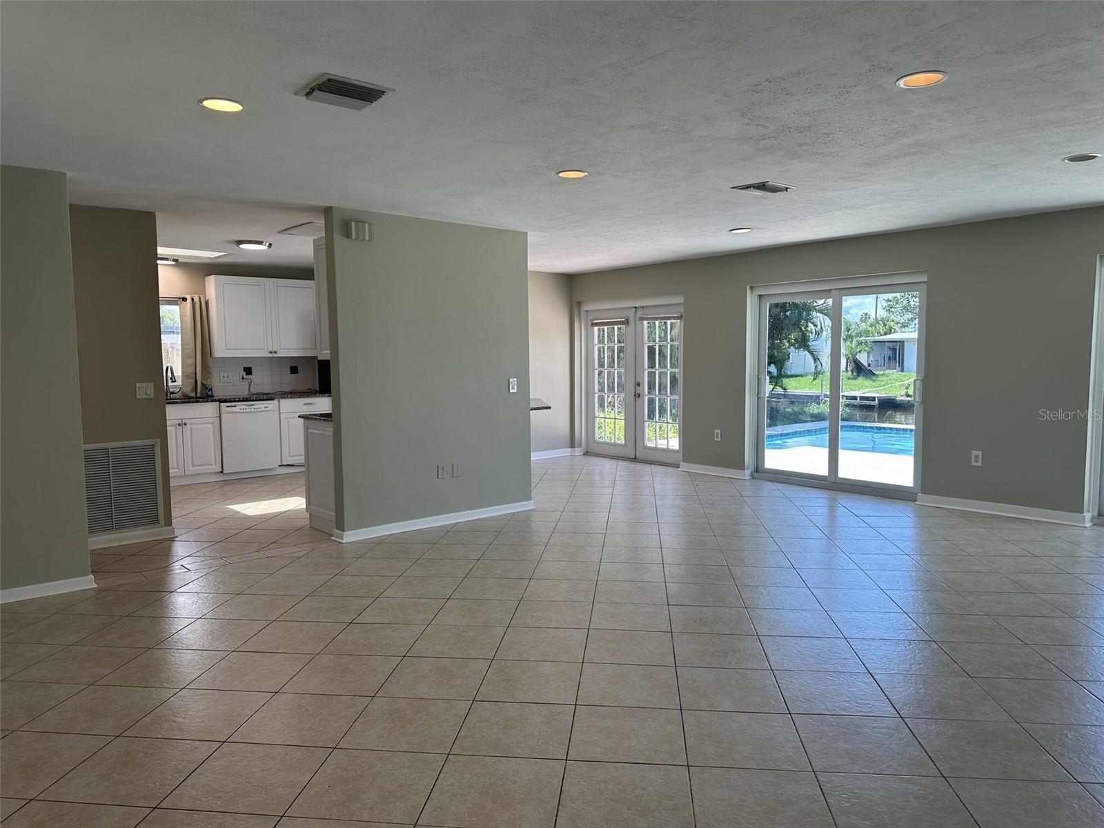 835 CONREID DR NE, PORT CHARLOTTE, FL — photo 7