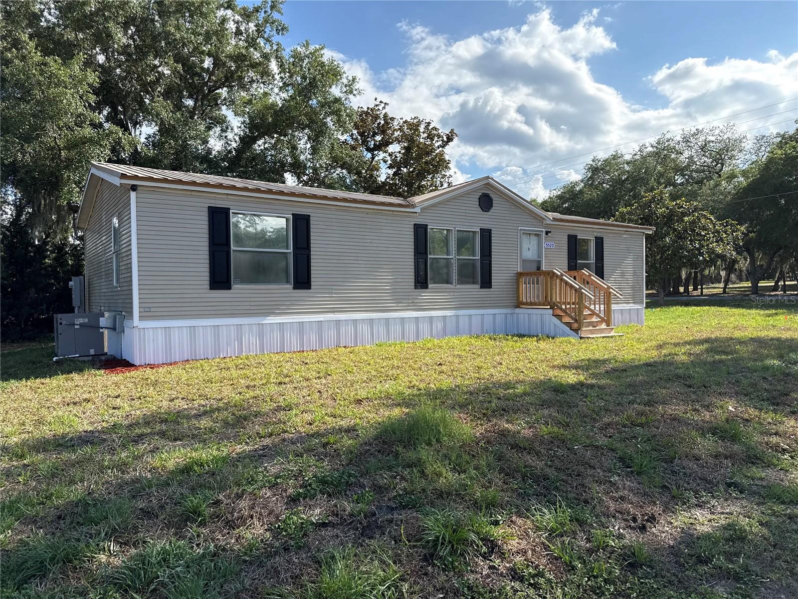 5520 INDIANA DR, LADY LAKE, FL