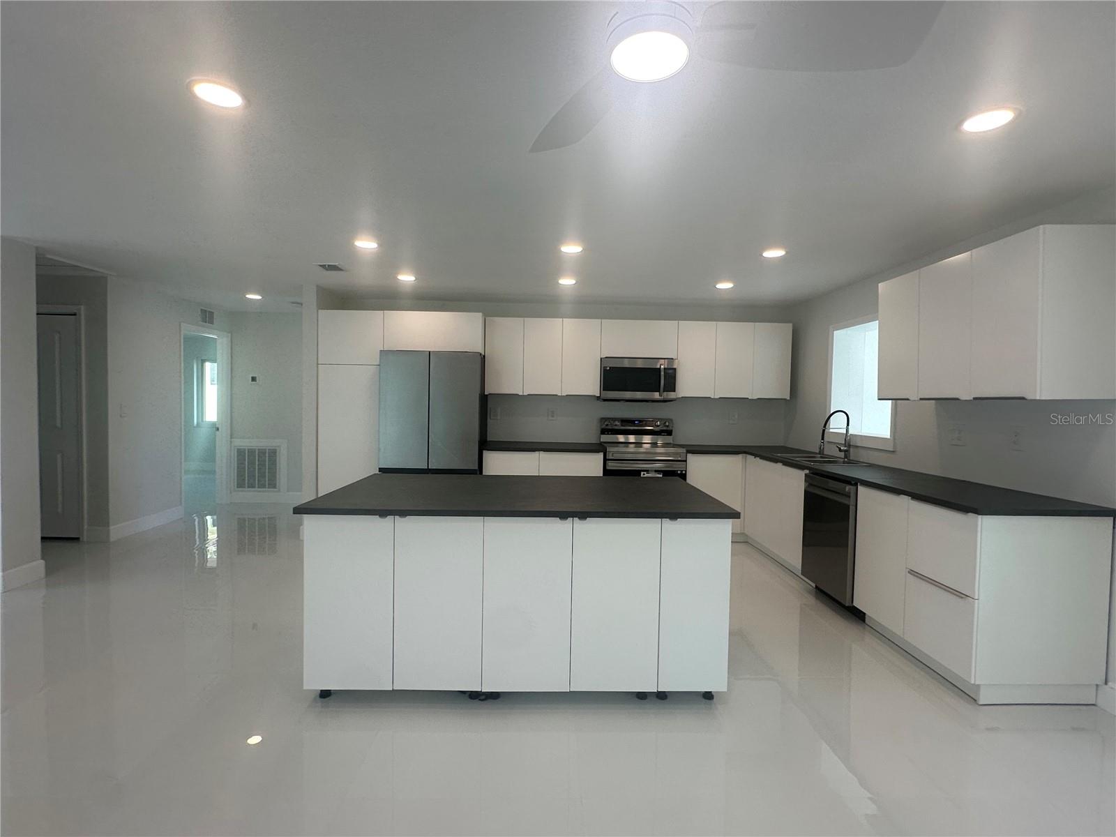230 ANNAPOLIS LN, ROTONDA WEST, FL — photo 14