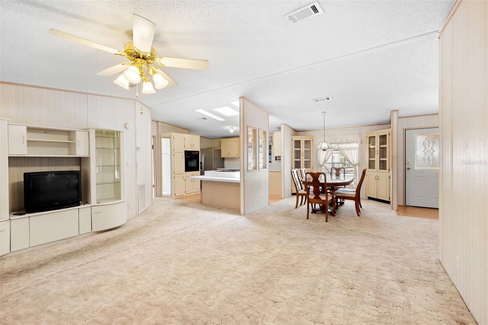 8206 COUNTRY CLUB DR, BROOKSVILLE, FL — photo 6
