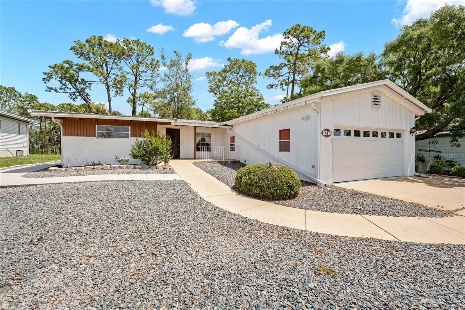 8206 COUNTRY CLUB DR, BROOKSVILLE, FL — photo 16