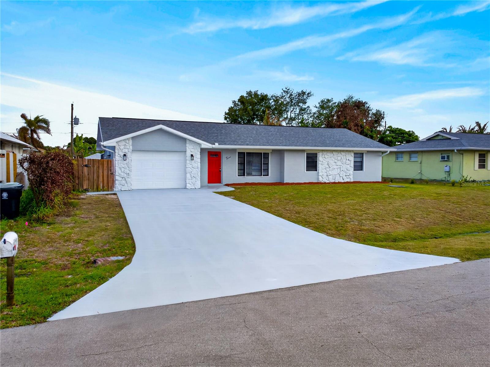 214 SE DUVAL AVE, PORT ST LUCIE, FL