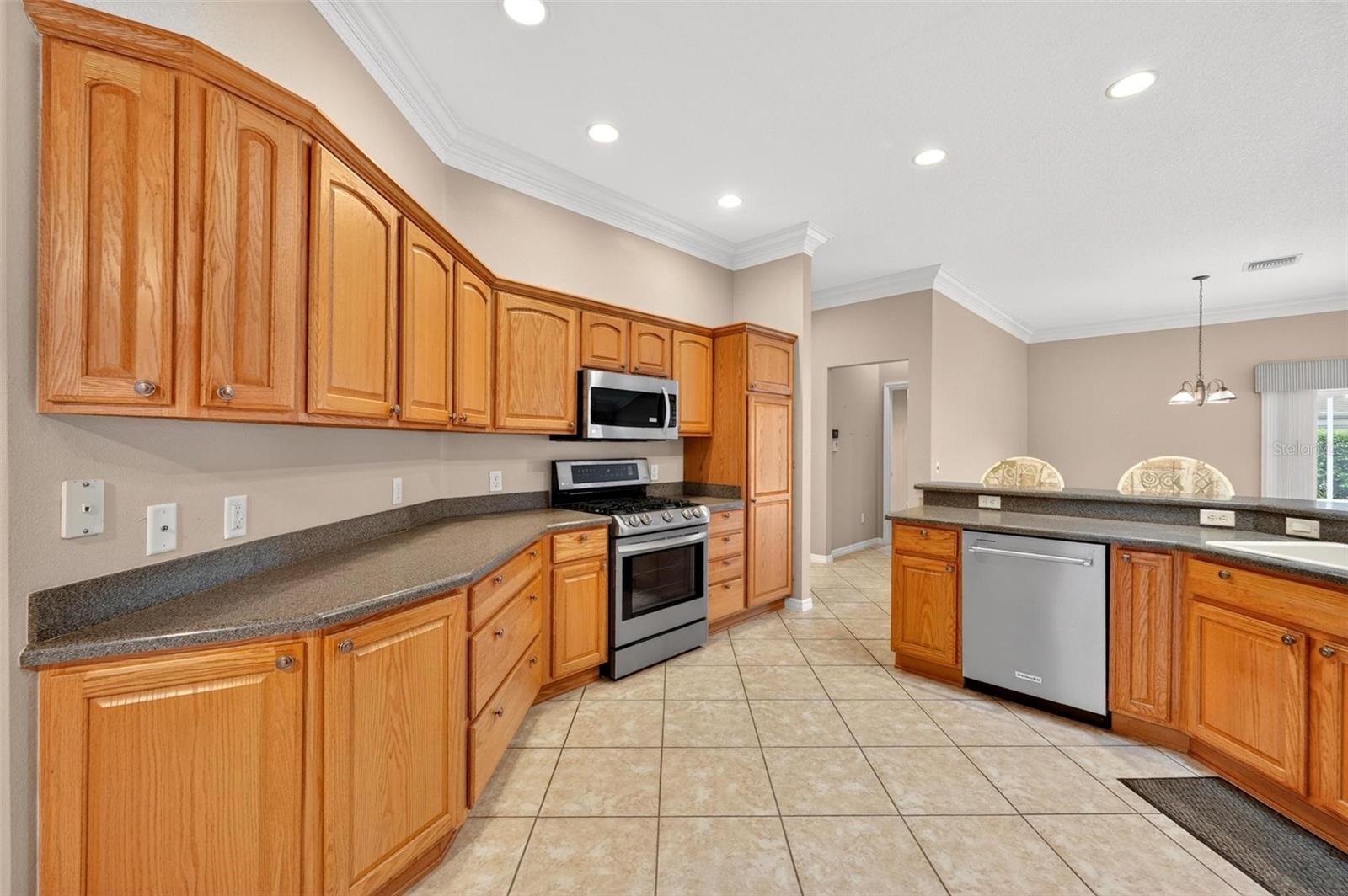 2612 MORVEN PARK WAY, THE VILLAGES, FL — photo 22