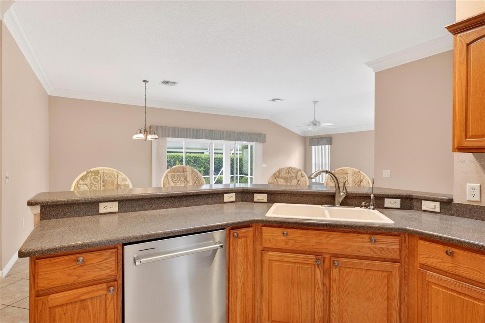 2612 MORVEN PARK WAY, THE VILLAGES, FL — photo 24