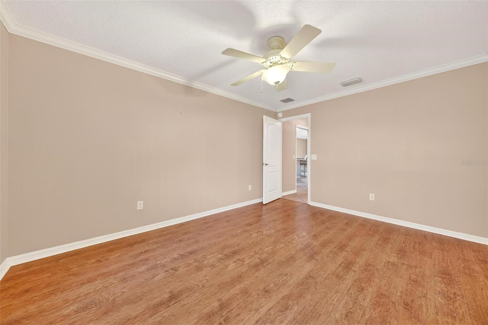 2612 MORVEN PARK WAY, THE VILLAGES, FL — photo 47