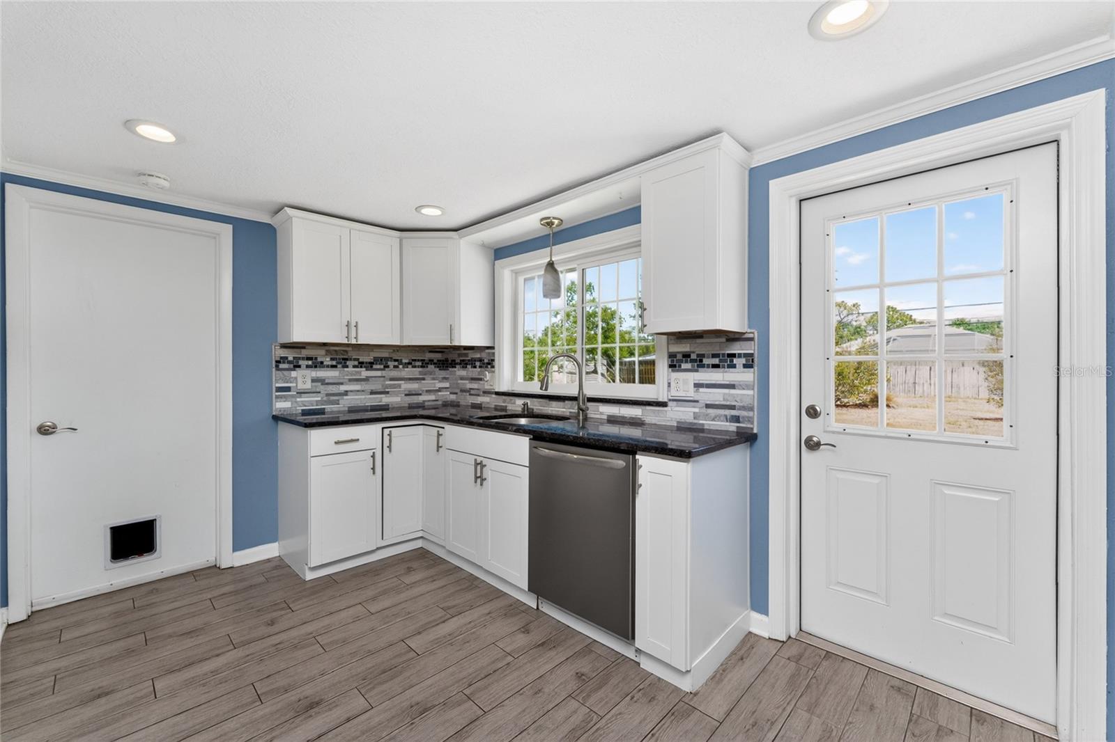 650 LEACH ST, ENGLEWOOD, FL — photo 17