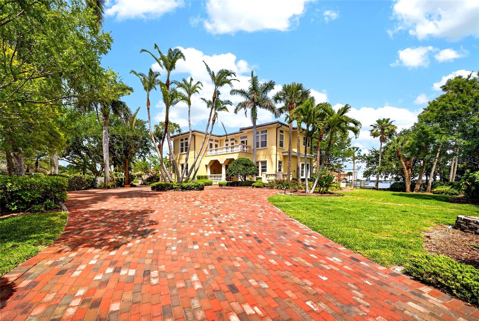 115 18TH ST, BELLEAIR BEACH, FL — photo 2