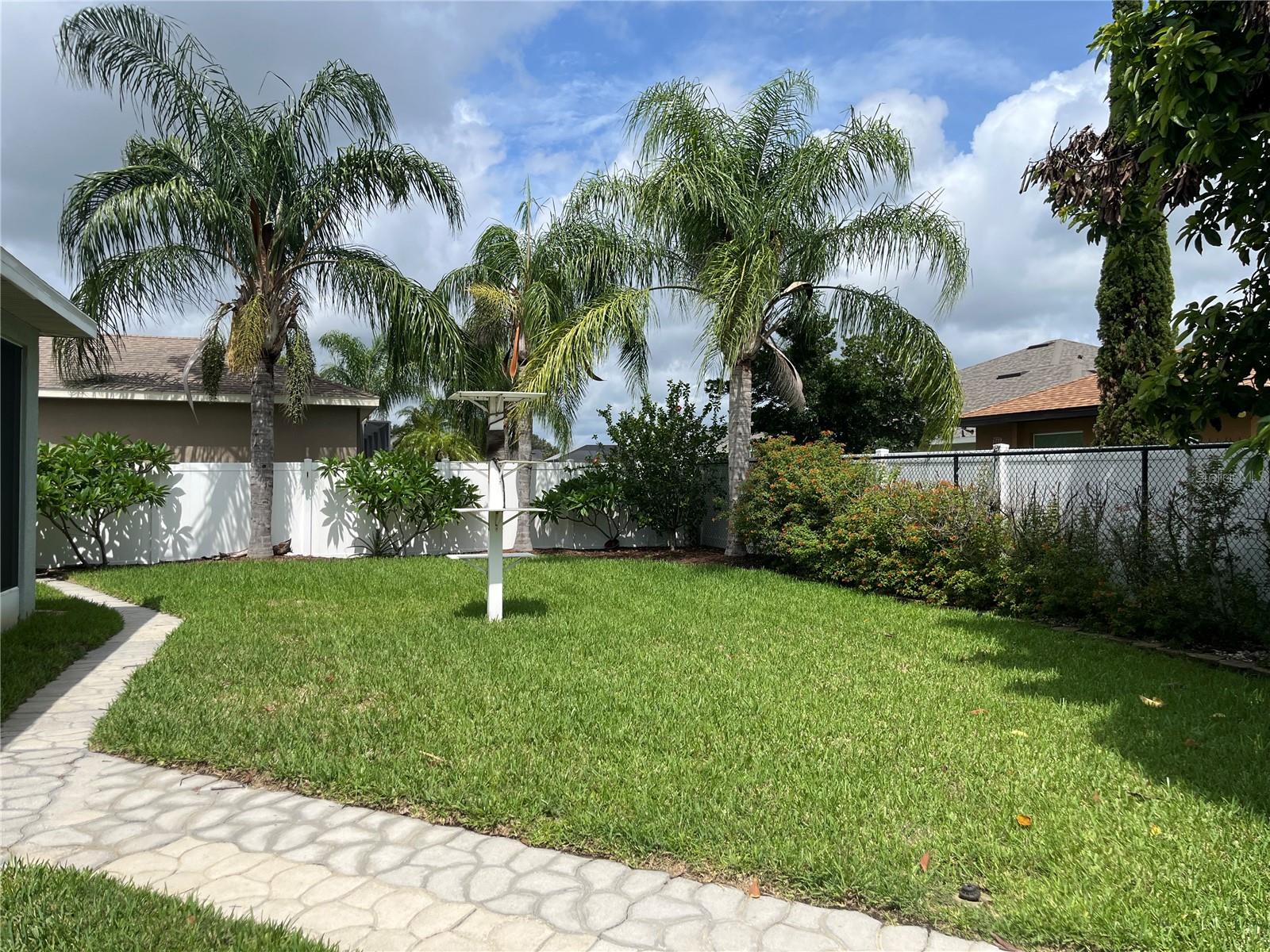 3805 MILFLORES DR, SUN CITY CENTER, FL — photo 32