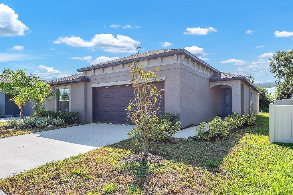 5518 BLUE AZURE DR, WIMAUMA, FL — photo 2