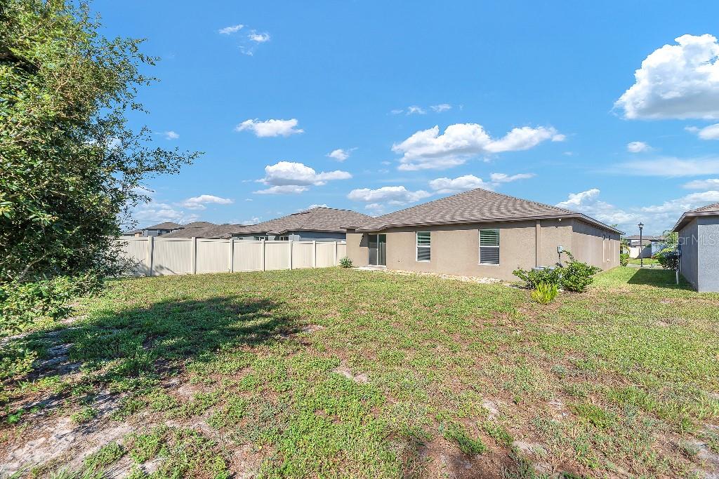 5518 BLUE AZURE DR, WIMAUMA, FL — photo 4