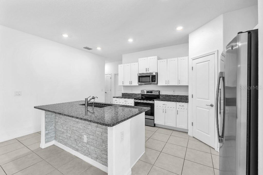 5518 BLUE AZURE DR, WIMAUMA, FL — photo 13