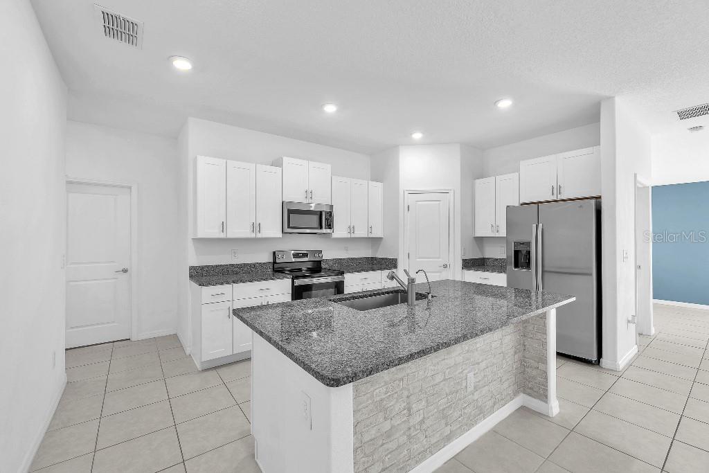 5518 BLUE AZURE DR, WIMAUMA, FL — photo 14