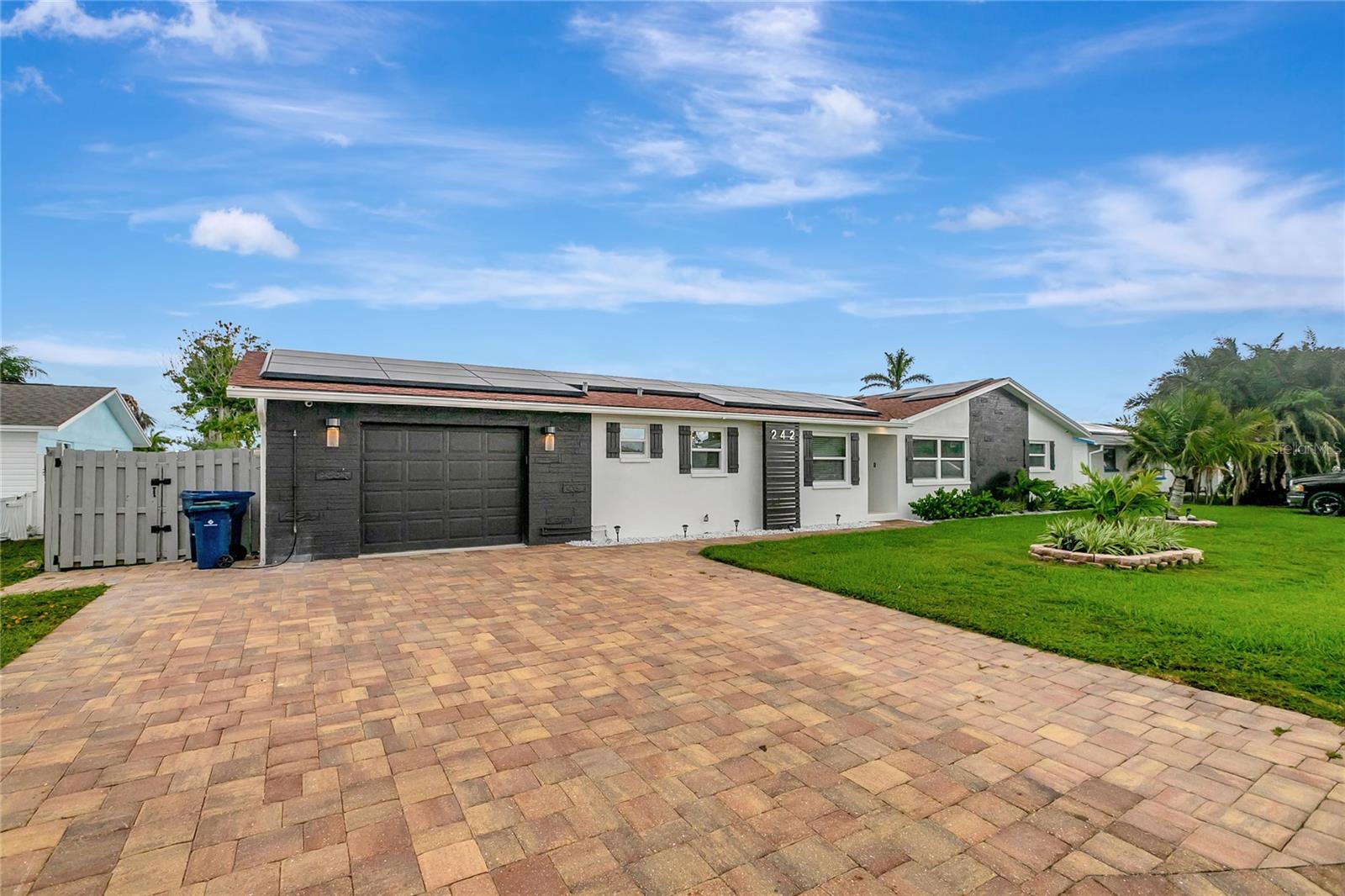 242 176TH AVE E, REDINGTON SHORES, FL — photo 2