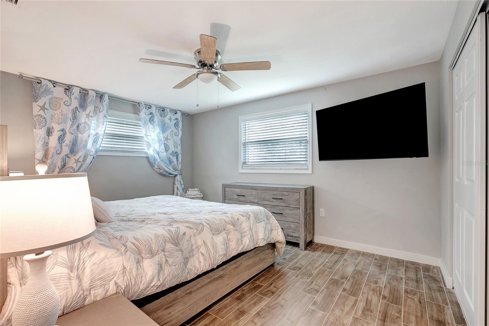 242 176TH AVE E, REDINGTON SHORES, FL — photo 24