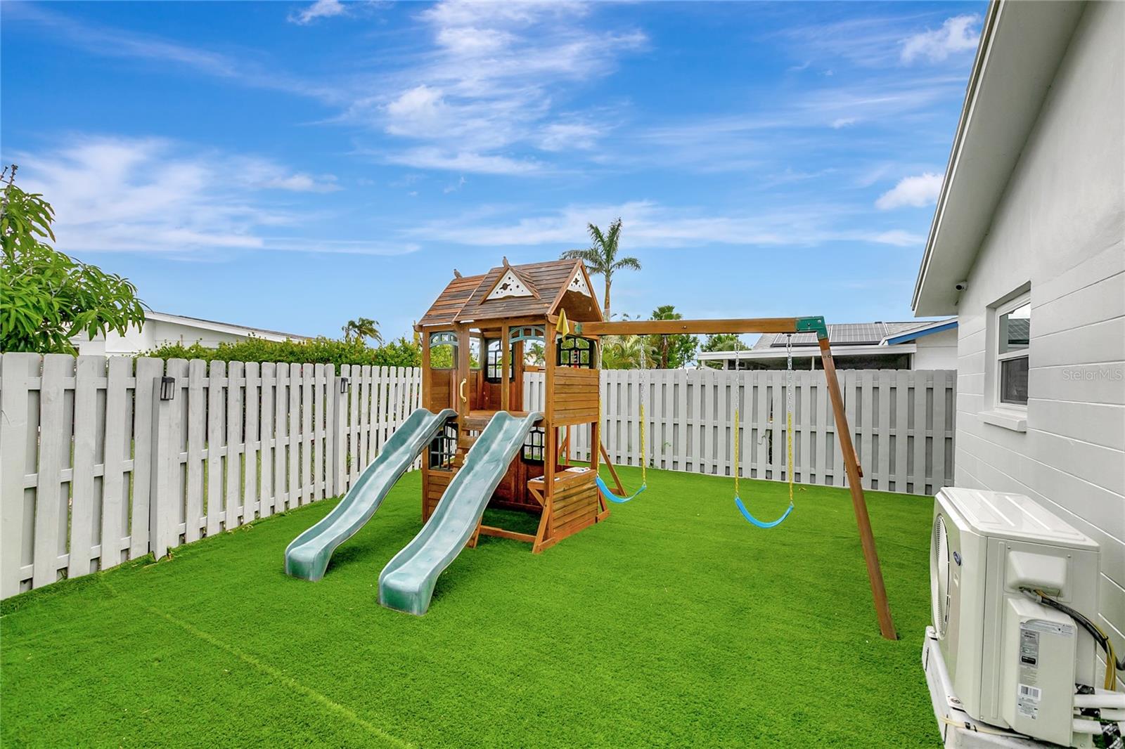 242 176TH AVE E, REDINGTON SHORES, FL — photo 30