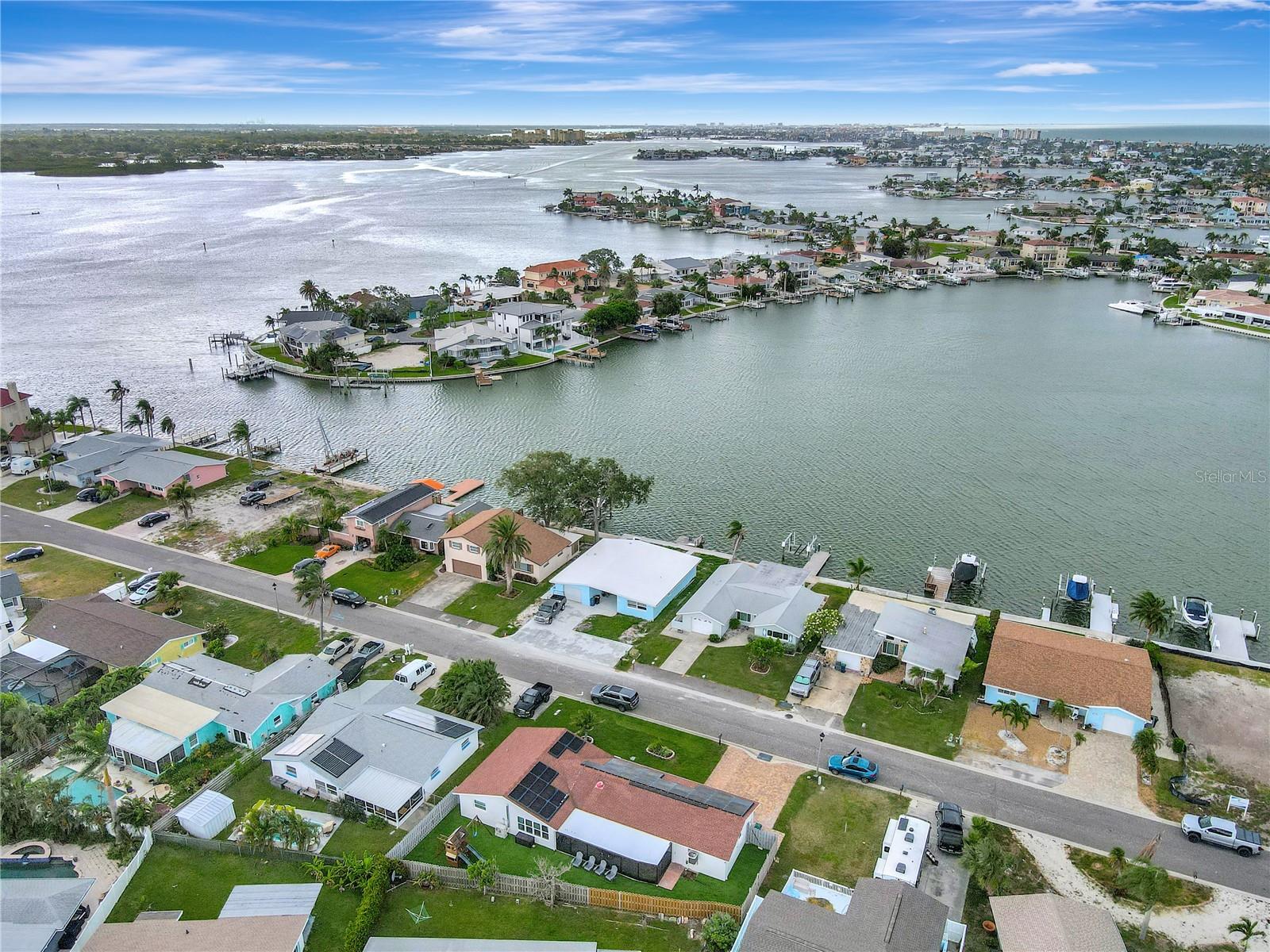 242 176TH AVE E, REDINGTON SHORES, FL — photo 36