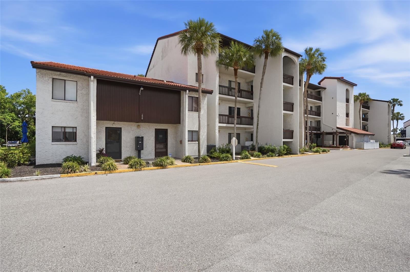 1624 STICKNEY POINT RD #1624-208, SARASOTA, FL — photo 2