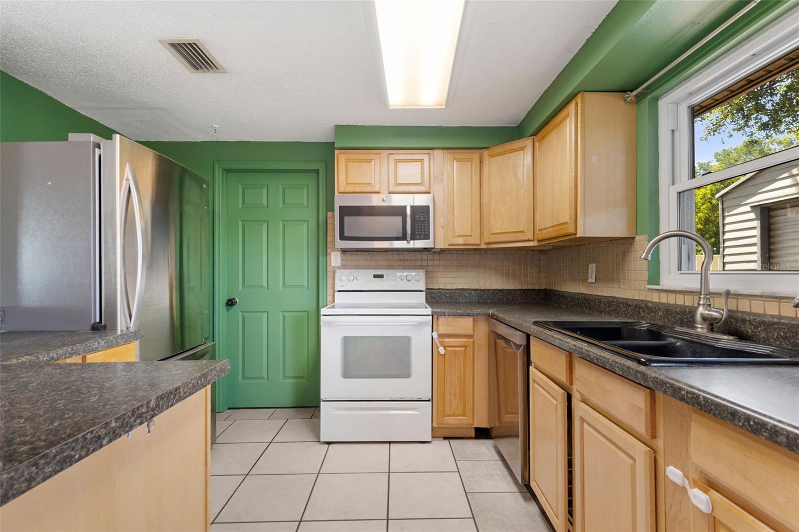 5557 146TH TER N, CLEARWATER, FL — photo 12