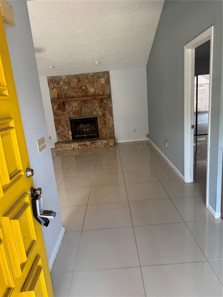 2376 WINDSOR OAKS AVE, LUTZ, FL — photo 4