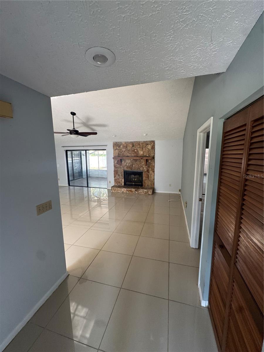 2376 WINDSOR OAKS AVE, LUTZ, FL — photo 5