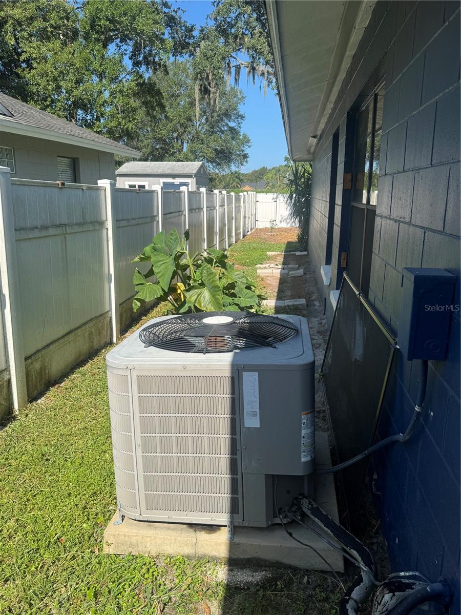 2376 WINDSOR OAKS AVE, LUTZ, FL — photo 35