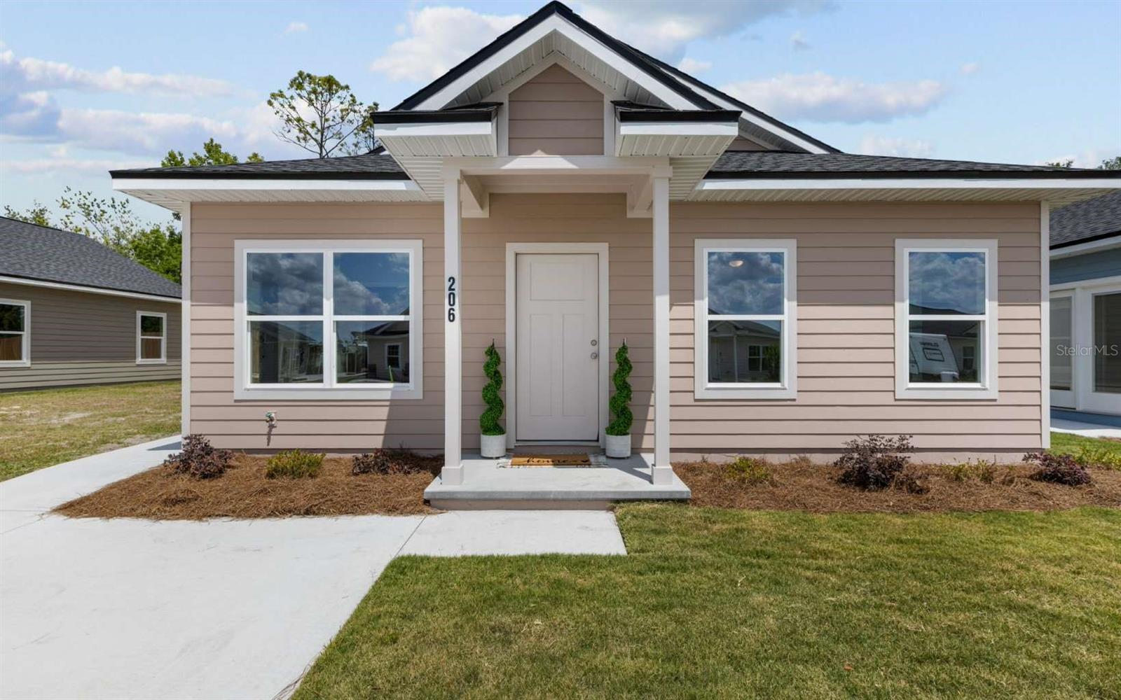 206 MESA ST NW, LIVE OAK, FL