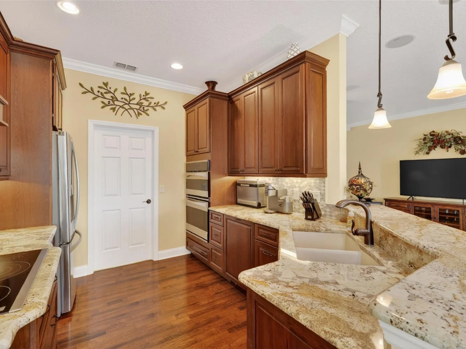 8041 SAINT JAMES WAY, MOUNT DORA, FL — photo 17