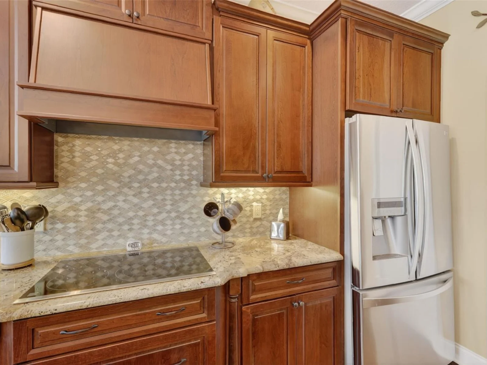 8041 SAINT JAMES WAY, MOUNT DORA, FL — photo 18